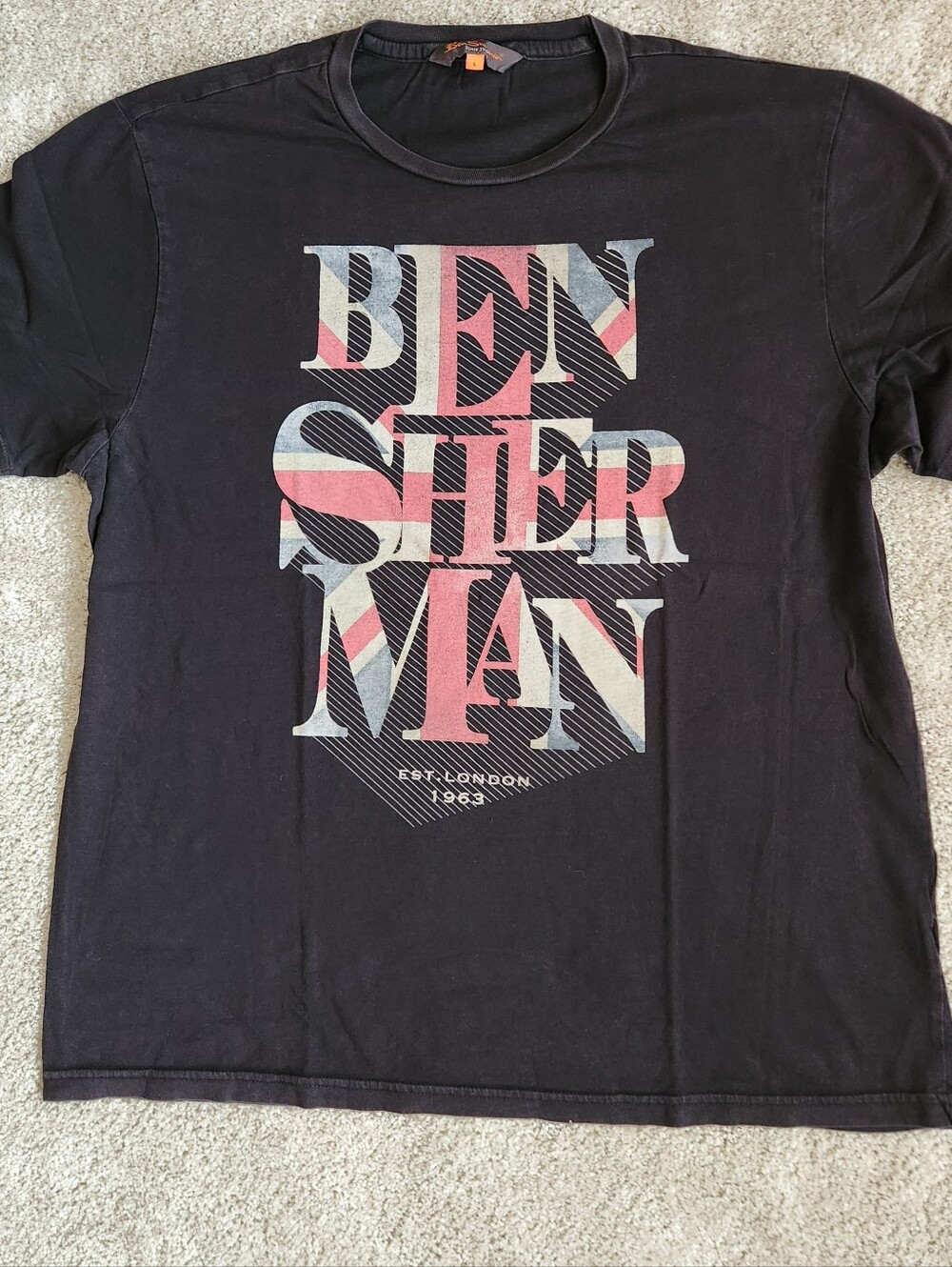 Ben Sherman union jack spell-out graphic t-shirt | size Large